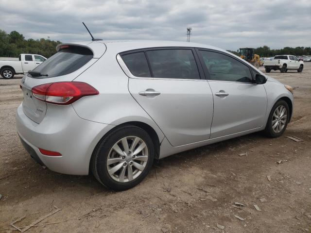 Photo 2 VIN: KNAFX5A82F5339519 - KIA FORTE 