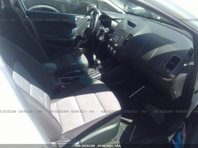 Photo 4 VIN: KNAFX5A82G5627834 - KIA FORTE 5-DOOR 