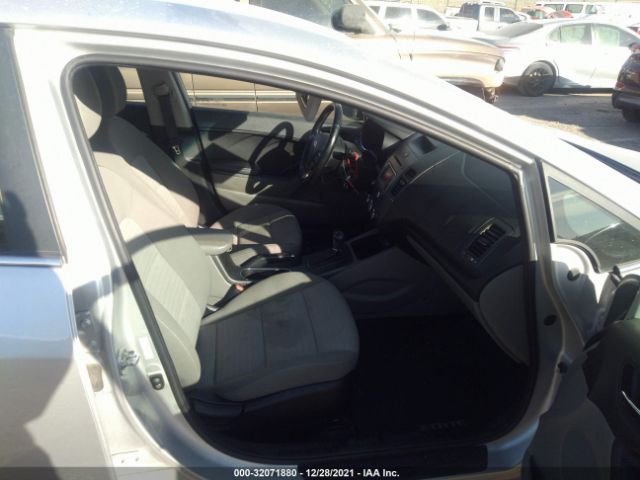 Photo 4 VIN: KNAFX5A83E5164163 - KIA FORTE 5-DOOR 