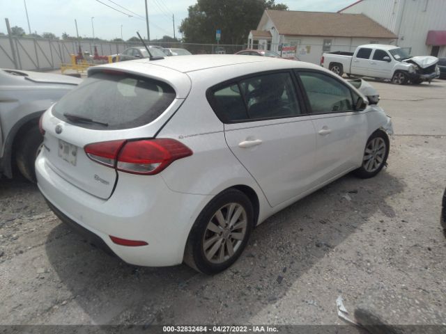 Photo 3 VIN: KNAFX5A83G5494114 - KIA FORTE 5-DOOR 