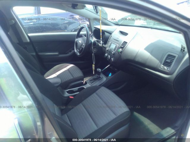 Photo 4 VIN: KNAFX5A83G5529010 - KIA FORTE 5-DOOR 