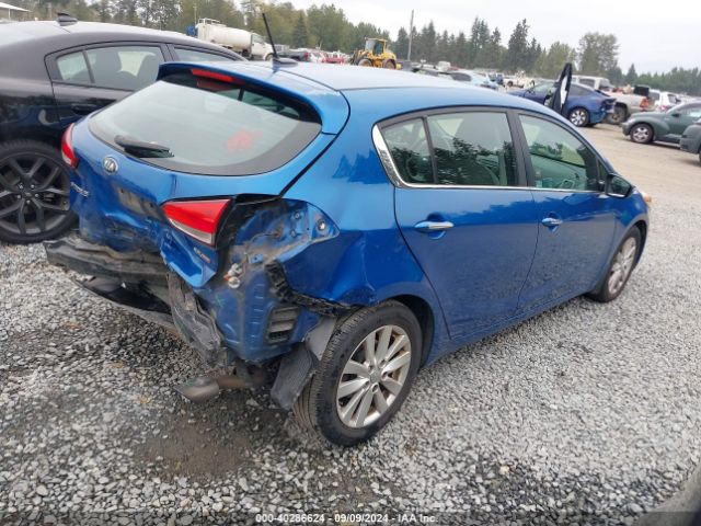 Photo 3 VIN: KNAFX5A84F5303685 - KIA FORTE 