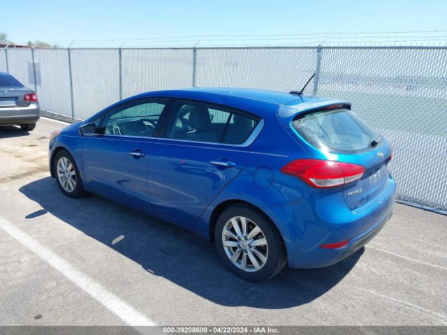 Photo 2 VIN: KNAFX5A85F5273421 - KIA FORTE 