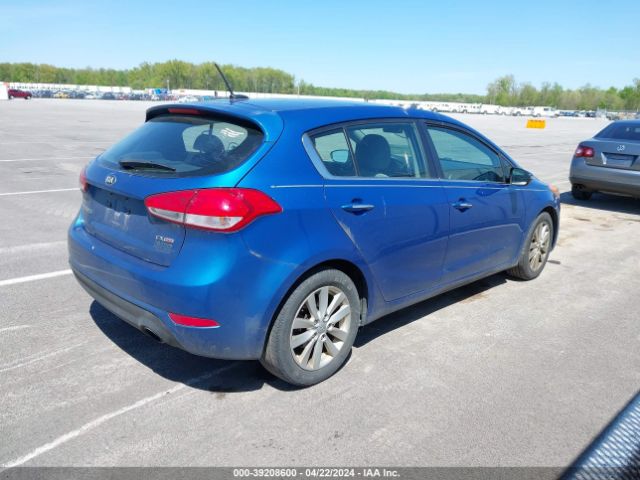 Photo 3 VIN: KNAFX5A85F5273421 - KIA FORTE 