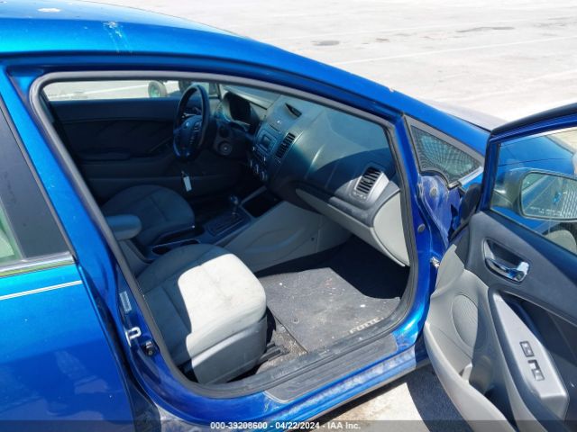 Photo 4 VIN: KNAFX5A85F5273421 - KIA FORTE 