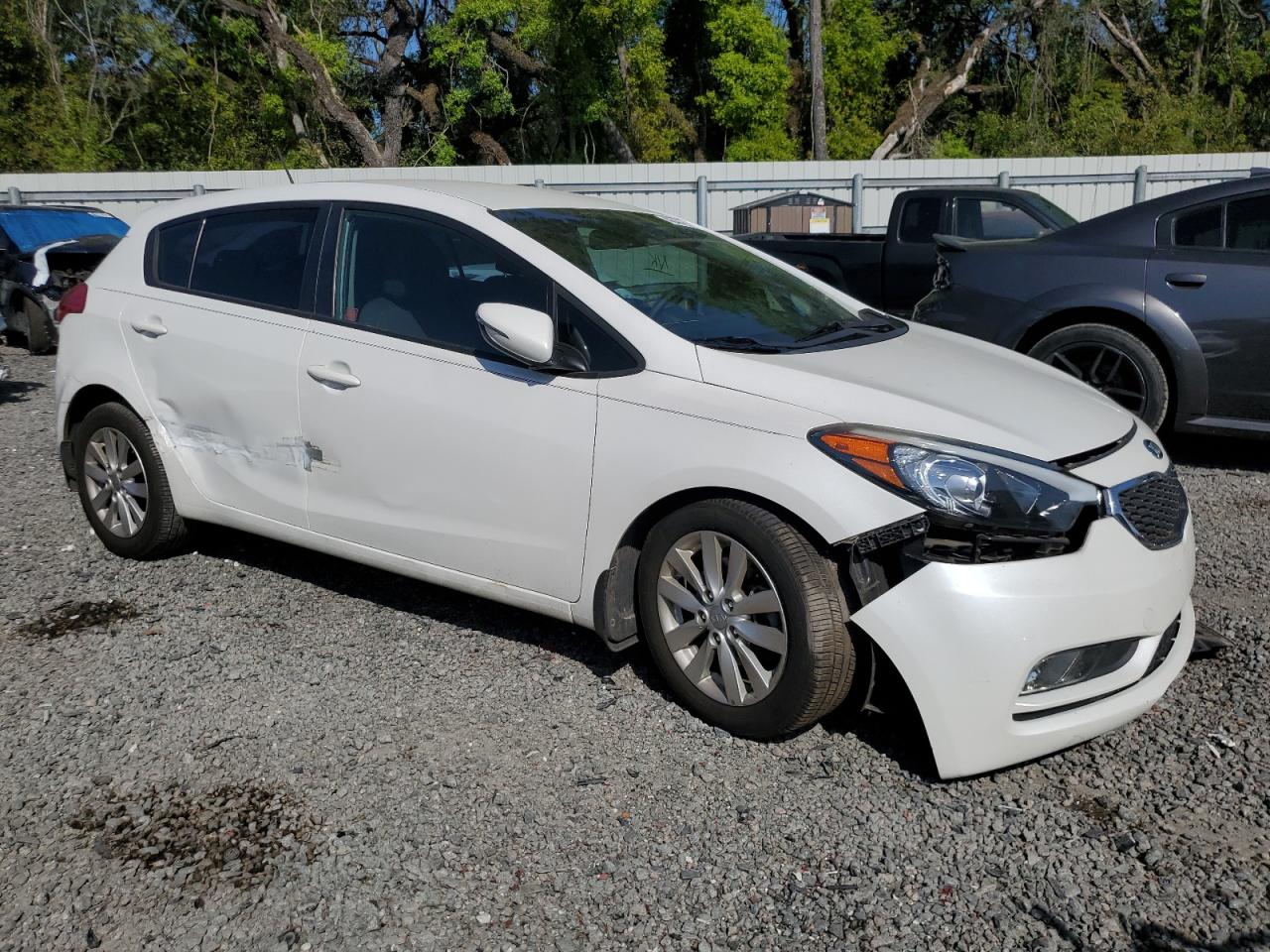 Photo 3 VIN: KNAFX5A85G5494728 - KIA FORTE 