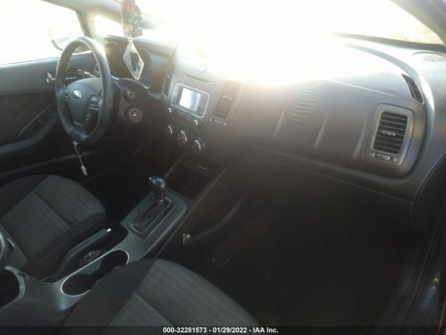 Photo 4 VIN: KNAFX5A85G5547623 - KIA FORTE 5-DOOR 