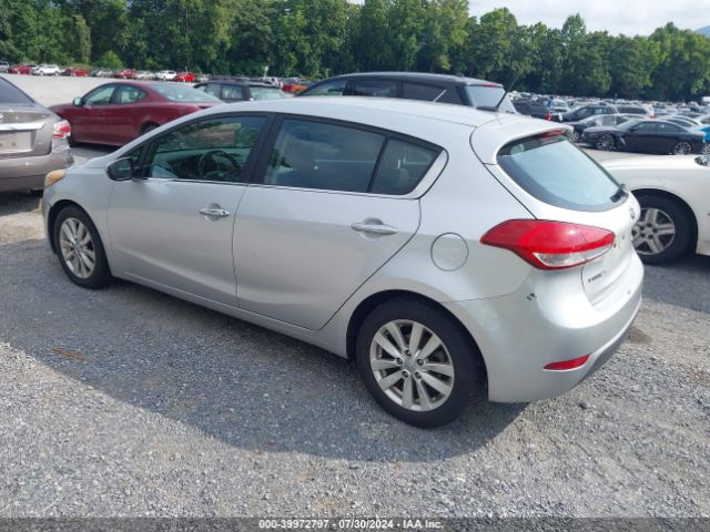 Photo 2 VIN: KNAFX5A86F5317720 - KIA FORTE 