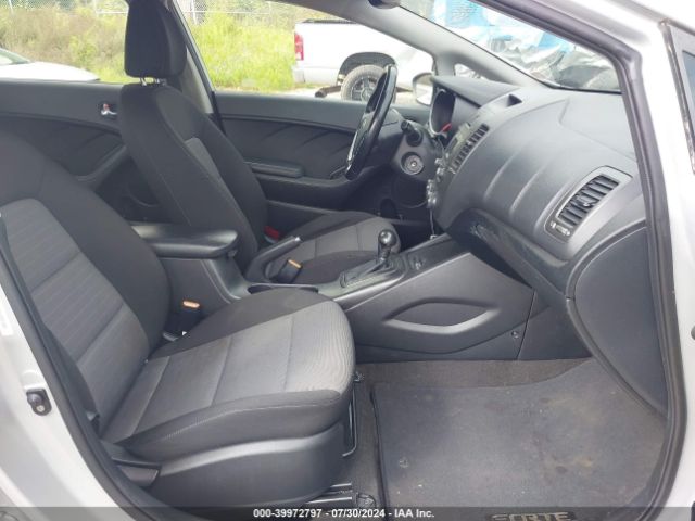 Photo 4 VIN: KNAFX5A86F5317720 - KIA FORTE 