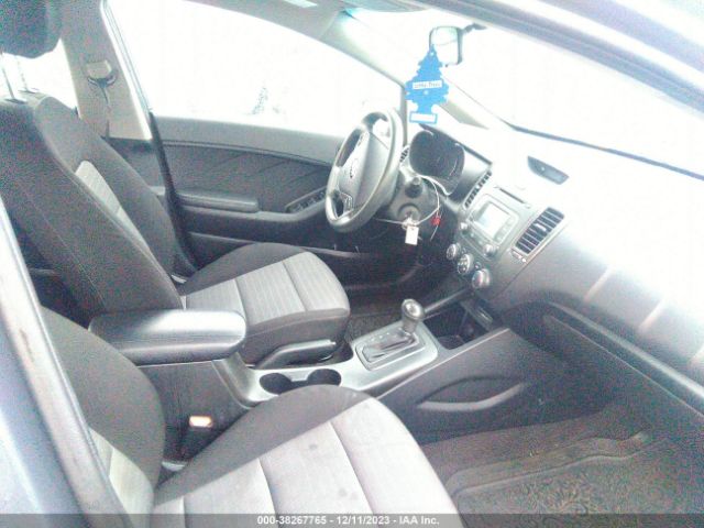 Photo 4 VIN: KNAFX5A86G5494883 - KIA FORTE 