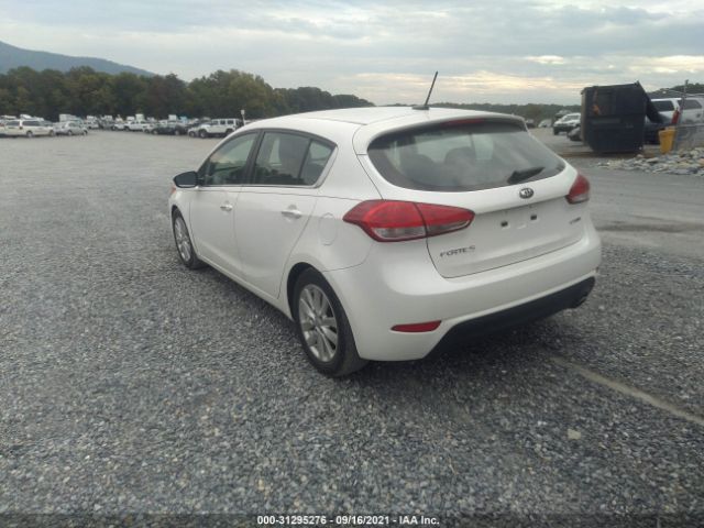 Photo 2 VIN: KNAFX5A88F5267709 - KIA FORTE 5-DOOR 