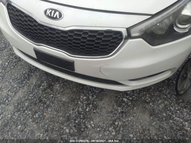 Photo 5 VIN: KNAFX5A88F5267709 - KIA FORTE 5-DOOR 