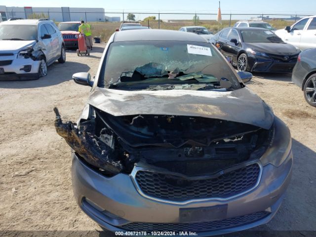 Photo 5 VIN: KNAFX5A88F5371617 - KIA FORTE 