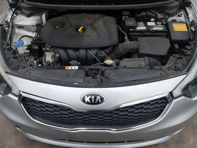 Photo 6 VIN: KNAFX5A89F5377975 - KIA FORTE EX 