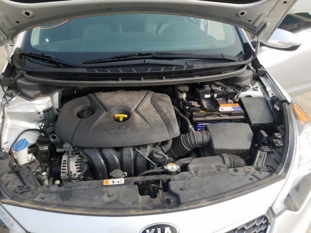 Photo 6 VIN: KNAFX5A8XF5369027 - KIA FORTE EX 