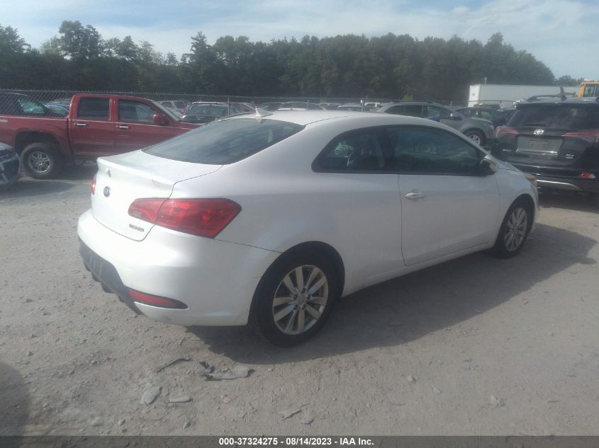 Photo 3 VIN: KNAFX6A83F5352267 - KIA FORTE 