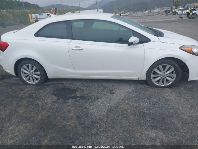 Photo 5 VIN: KNAFX6A84G5623872 - KIA FORTE KOUP 