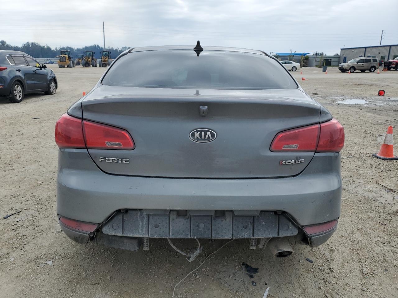 Photo 5 VIN: KNAFX6A88F5419140 - KIA FORTE 