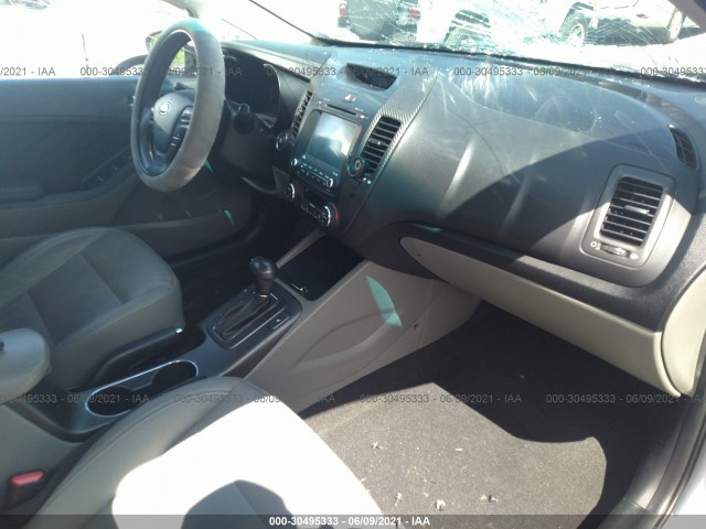 Photo 4 VIN: KNAFZ4A80F5263786 - KIA FORTE 