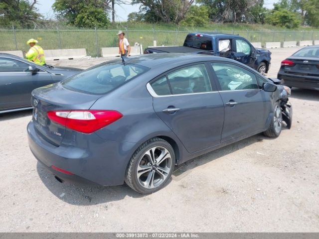 Photo 3 VIN: KNAFZ4A81F5339502 - KIA FORTE 