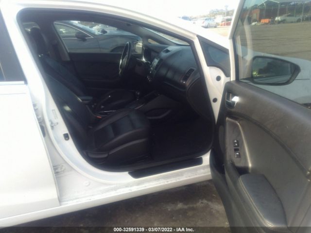 Photo 4 VIN: KNAFZ4A82E5083823 - KIA FORTE 