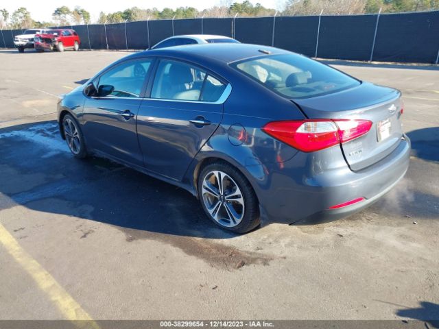 Photo 2 VIN: KNAFZ4A83F5282588 - KIA FORTE 