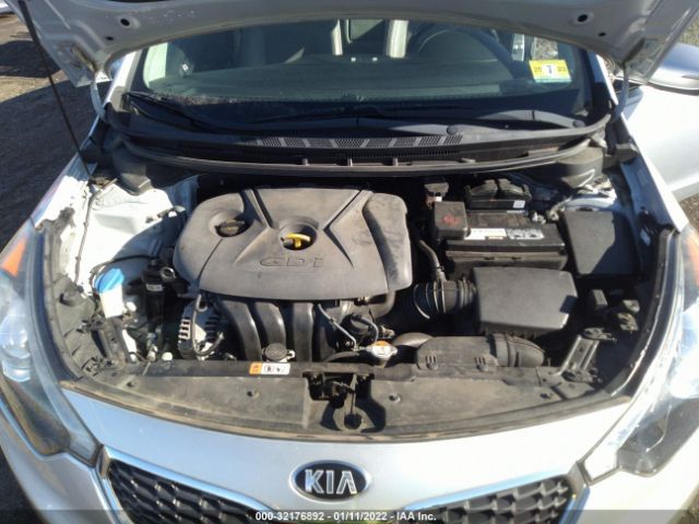 Photo 9 VIN: KNAFZ4A84F5264746 - KIA FORTE 