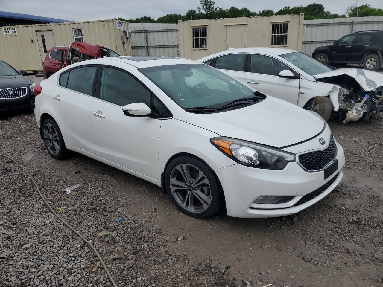 Photo 3 VIN: KNAFZ4A84G5607105 - KIA FORTE 