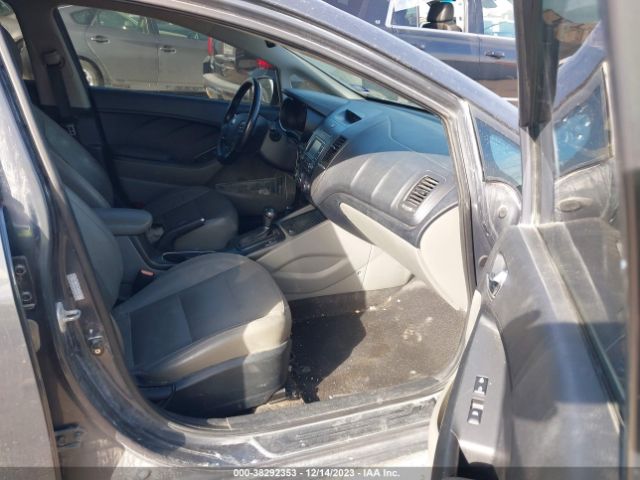 Photo 4 VIN: KNAFZ4A85E5075635 - KIA FORTE 