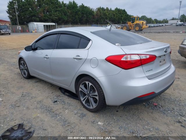 Photo 2 VIN: KNAFZ4A85F5328079 - KIA FORTE 