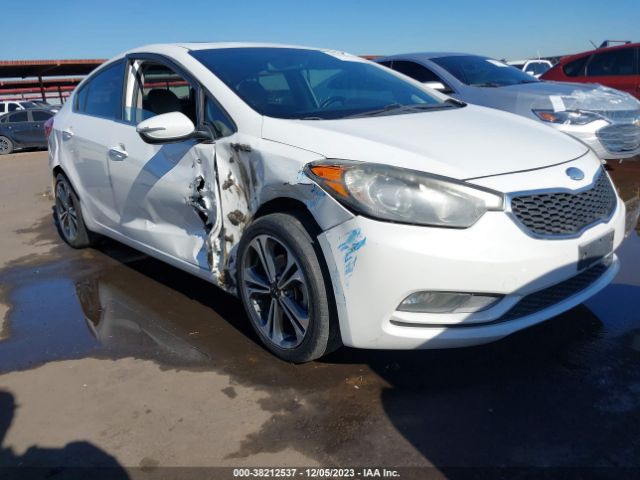 Photo 5 VIN: KNAFZ4A88E5235328 - KIA FORTE 