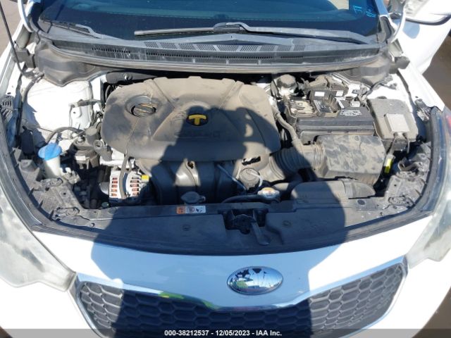 Photo 9 VIN: KNAFZ4A88E5235328 - KIA FORTE 