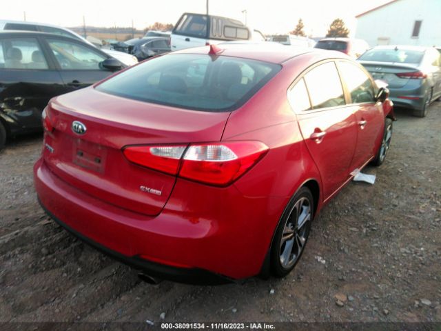 Photo 3 VIN: KNAFZ4A89G5548438 - KIA FORTE 