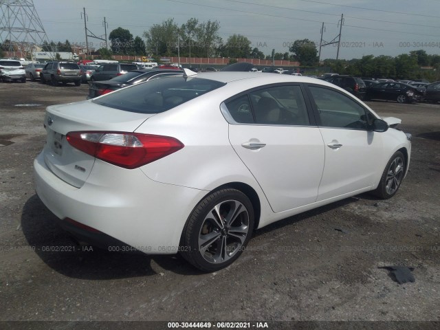 Photo 3 VIN: KNAFZ4A8XE5198217 - KIA FORTE 