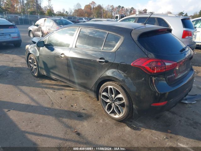 Photo 2 VIN: KNAFZ5A34F5283906 - KIA FORTE 