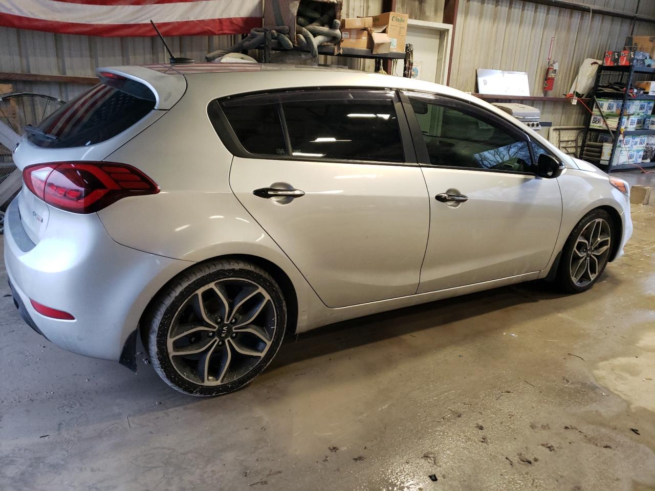 Photo 2 VIN: KNAFZ5A37F5288307 - KIA FORTE 