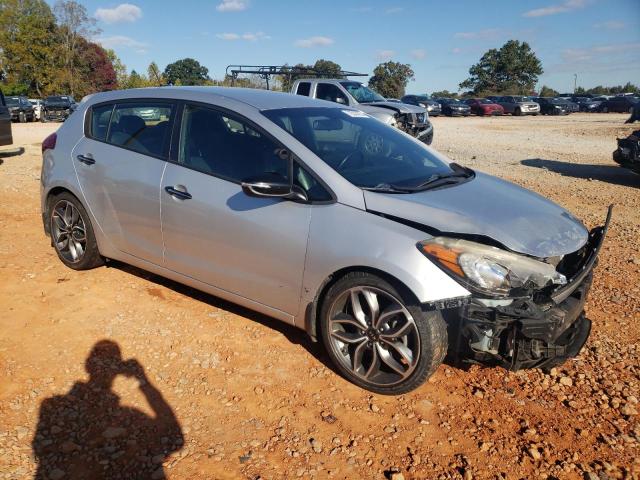 Photo 3 VIN: KNAFZ5A37G5565717 - KIA FORTE 