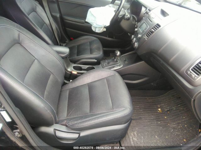 Photo 4 VIN: KNAFZ5A38F5300805 - KIA FORTE 