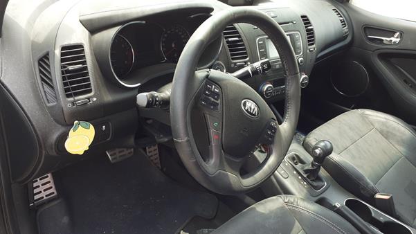 Photo 9 VIN: KNAFZ6132F5331831 - KIA CERATO 