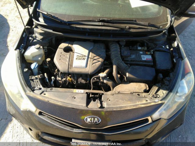 Photo 9 VIN: KNAFZ6A30G5599889 - KIA FORTE KOUP 