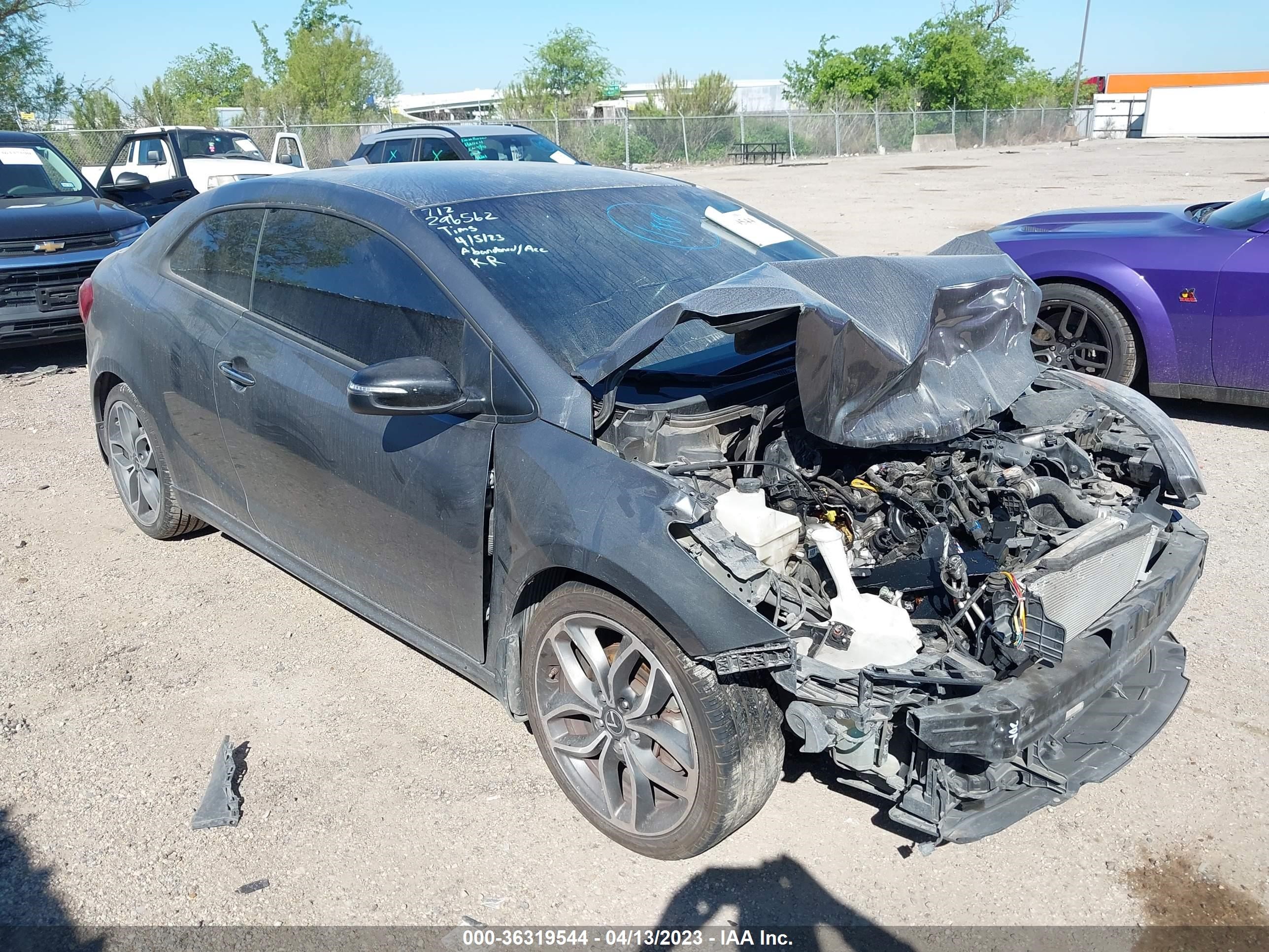 Photo 0 VIN: KNAFZ6A30G5641557 - KIA FORTE 