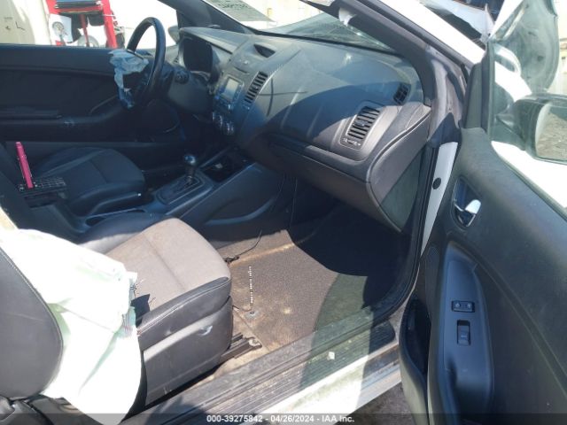 Photo 4 VIN: KNAFZ6A31G5583460 - KIA FORTE 