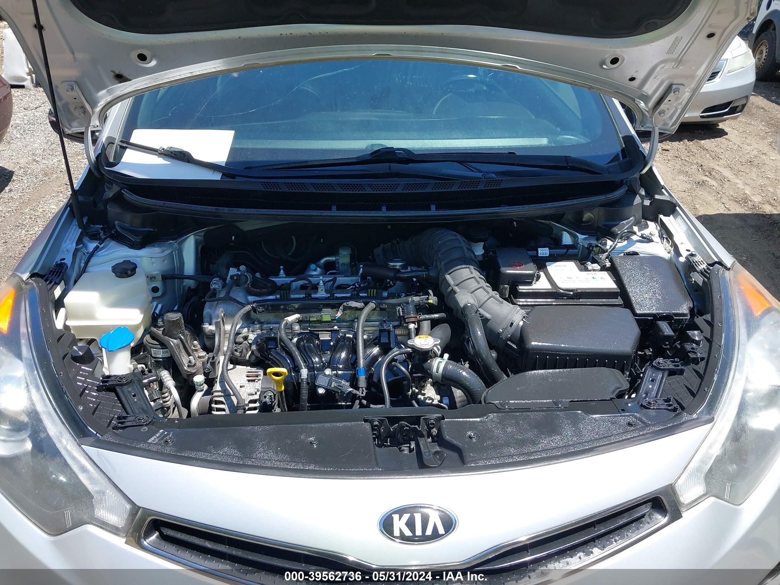 Photo 9 VIN: KNAFZ6A33G5576283 - KIA FORTE 