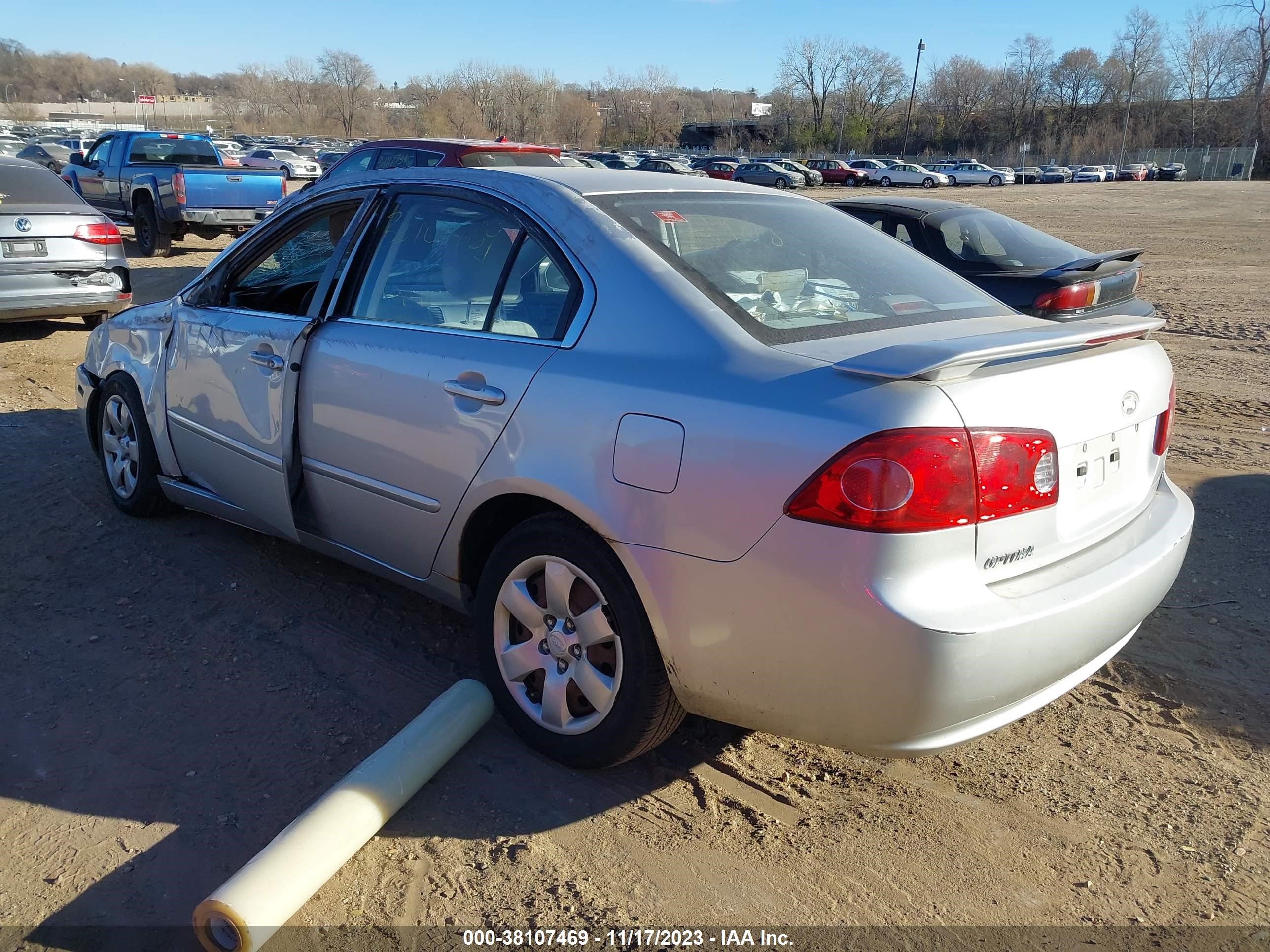 Photo 2 VIN: KNAGE123085256714 - KIA OPTIMA 