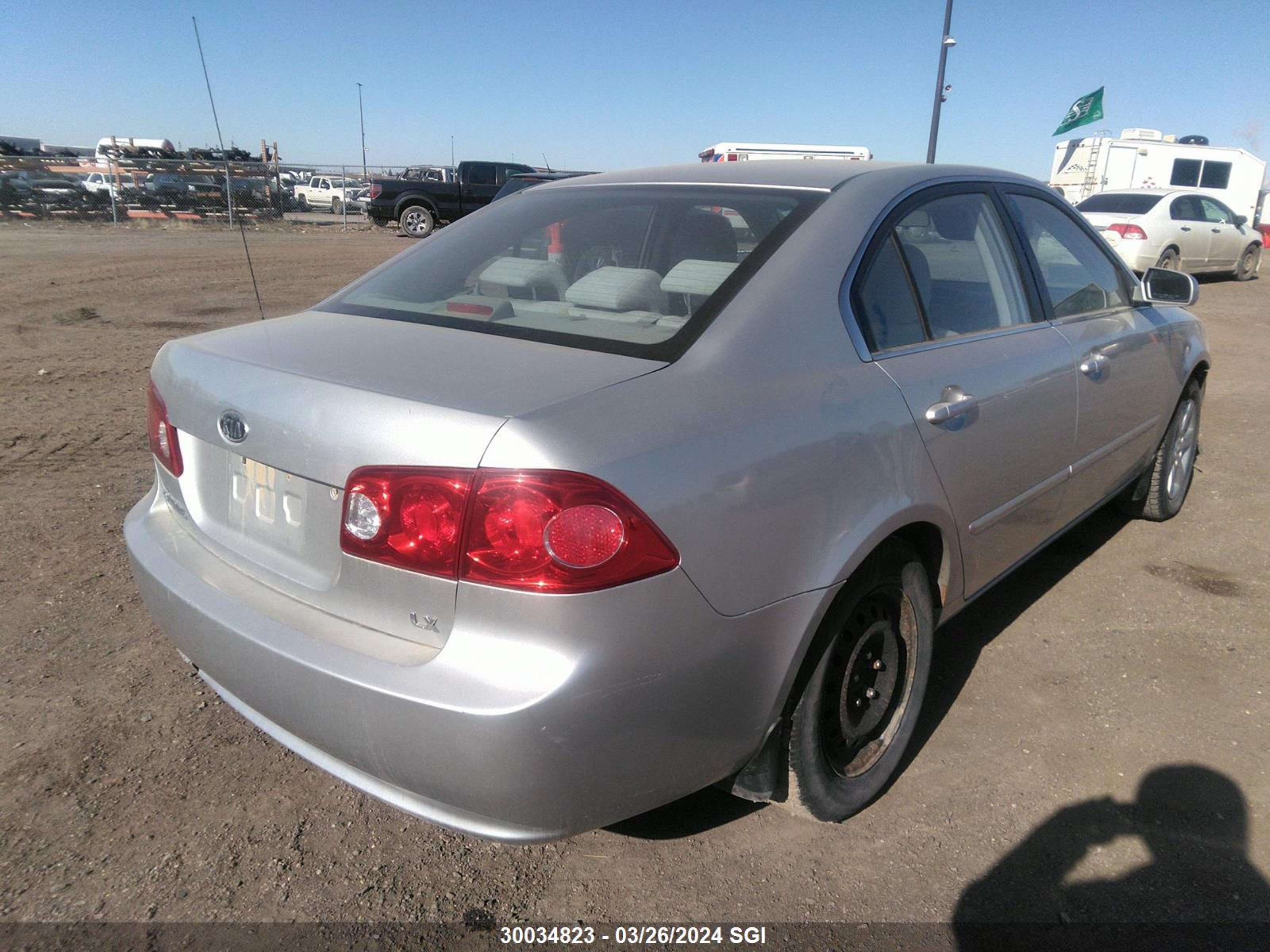 Photo 3 VIN: KNAGE123285200659 - KIA OPTIMA 