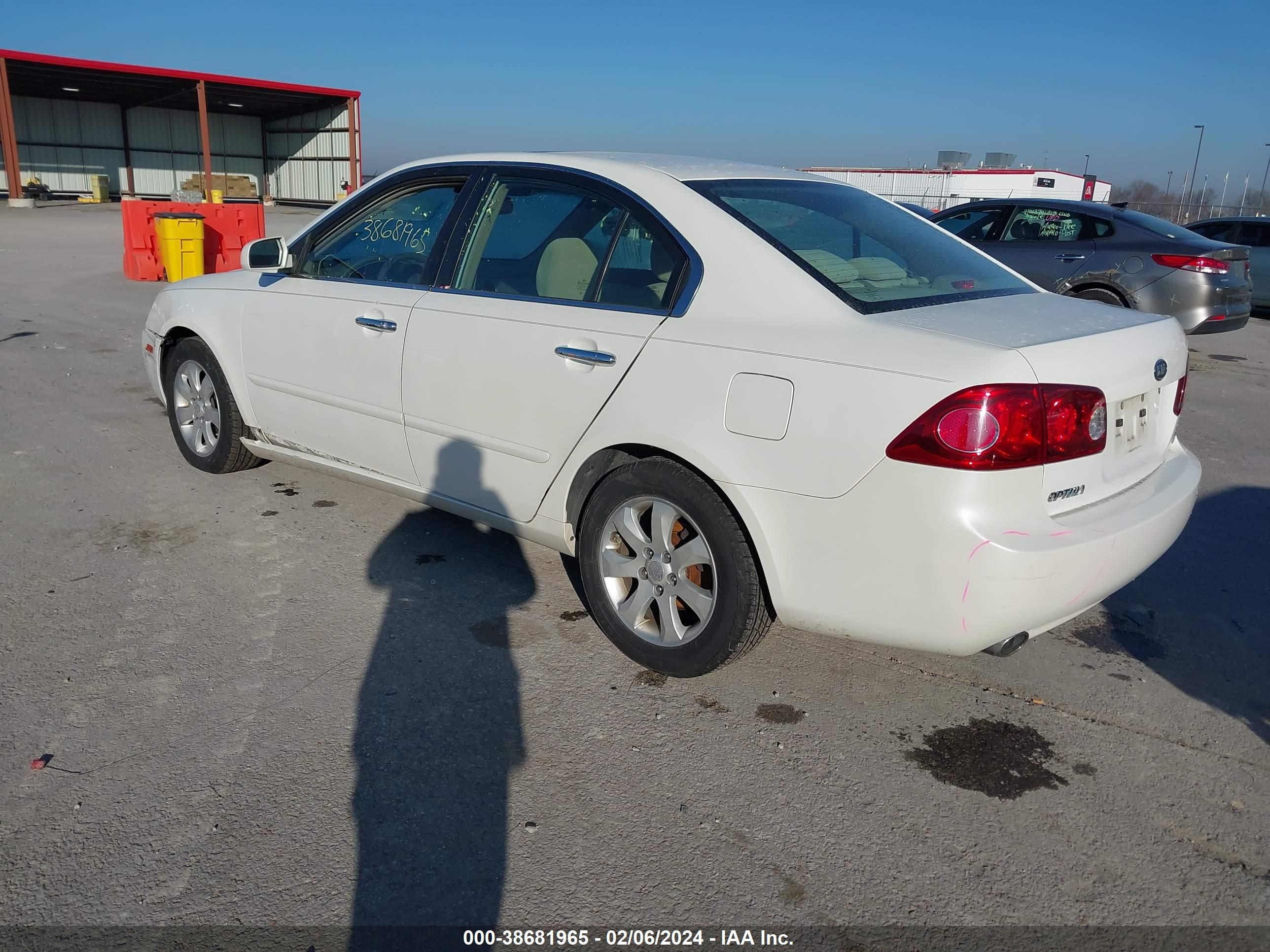 Photo 2 VIN: KNAGE124975122758 - KIA OPTIMA 