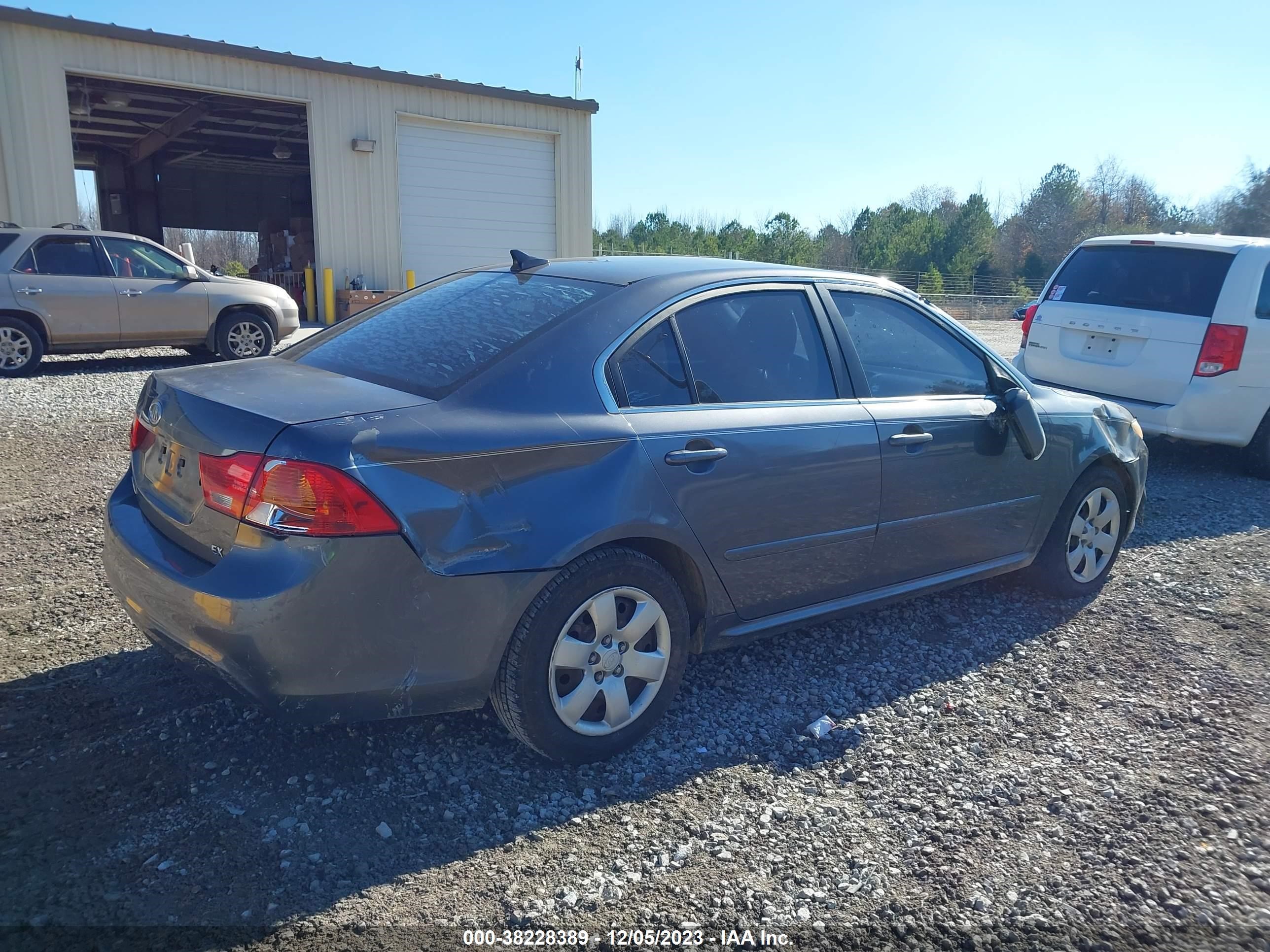 Photo 3 VIN: KNAGE228295324952 - KIA OPTIMA 