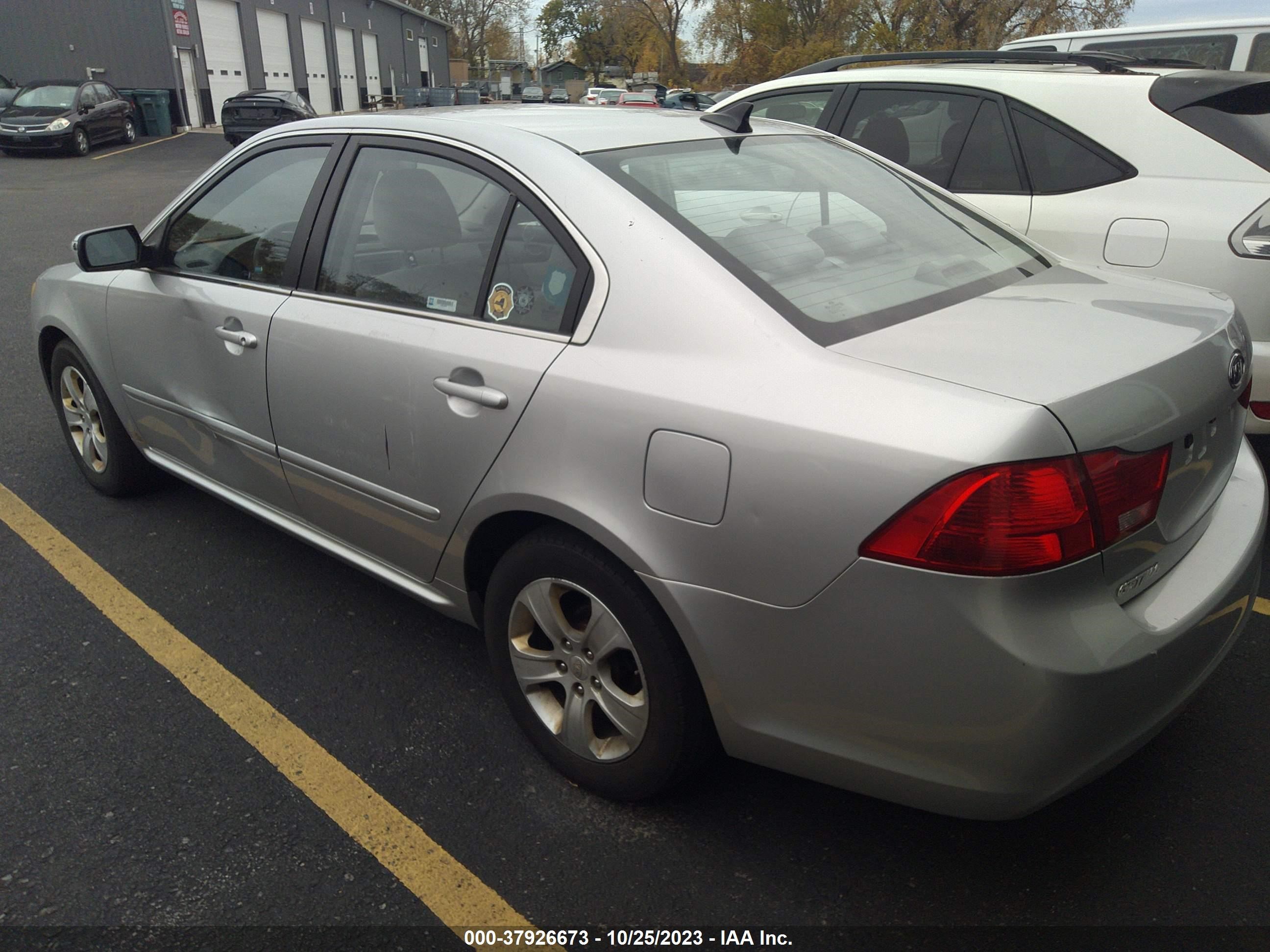 Photo 2 VIN: KNAGE228995288824 - KIA OPTIMA 