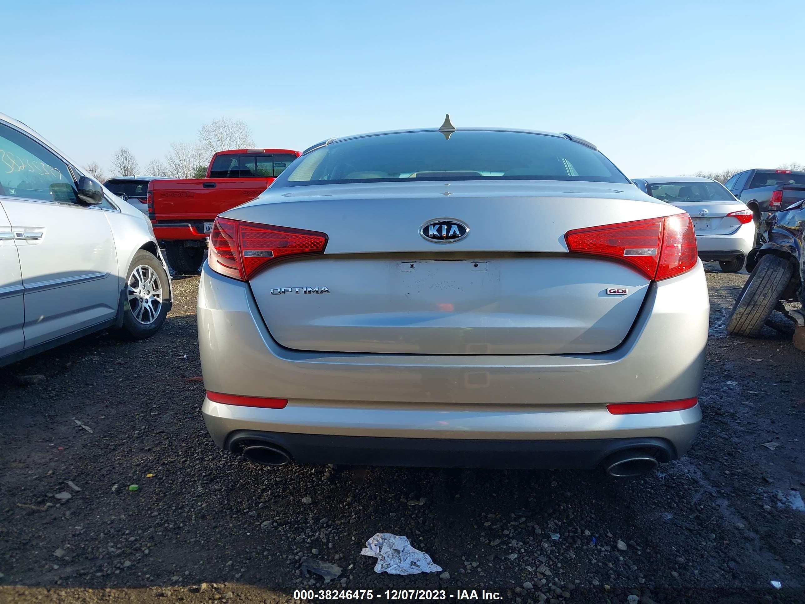 Photo 16 VIN: KNAGM4A71B5163636 - KIA OPTIMA 