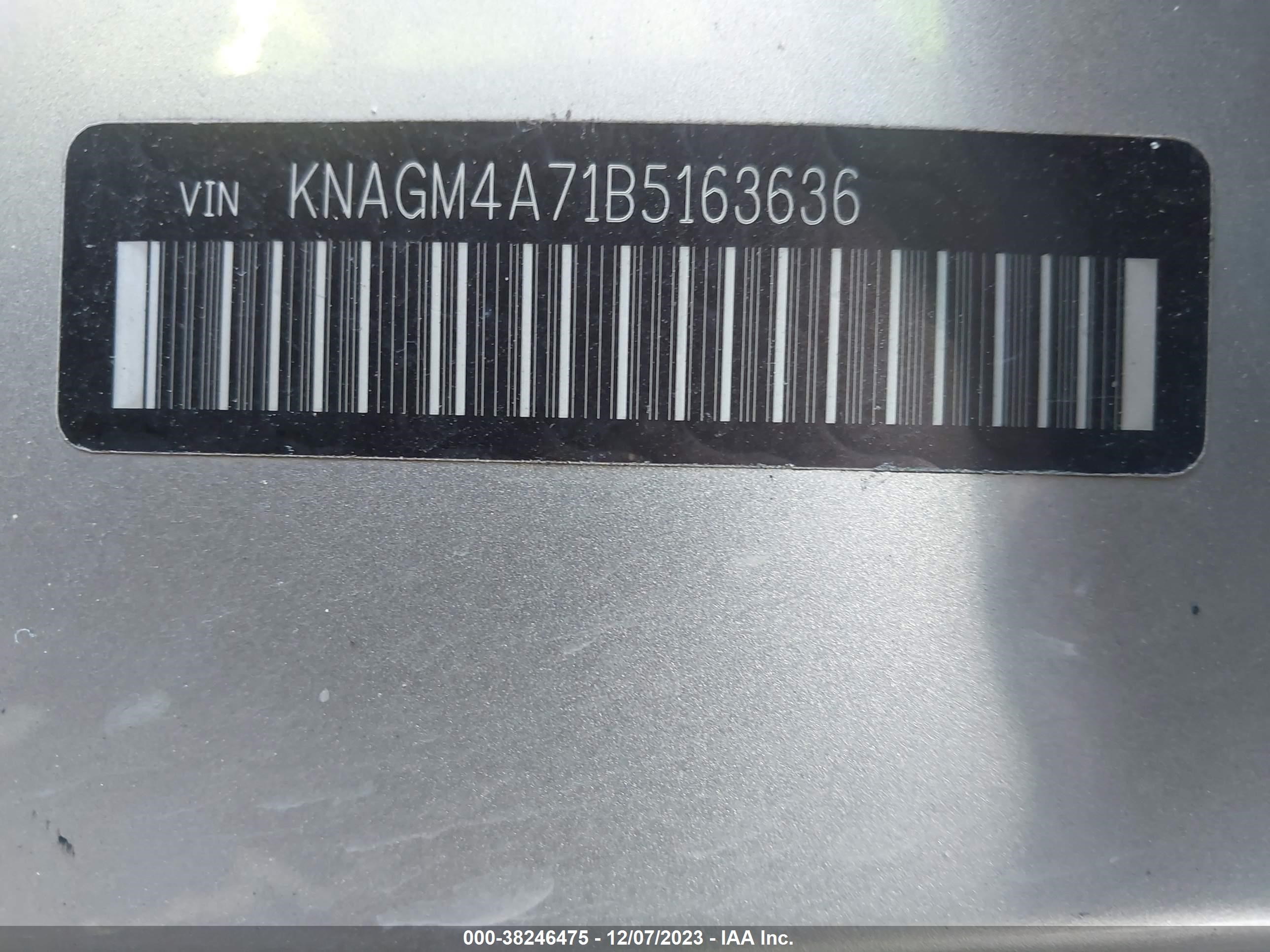 Photo 8 VIN: KNAGM4A71B5163636 - KIA OPTIMA 